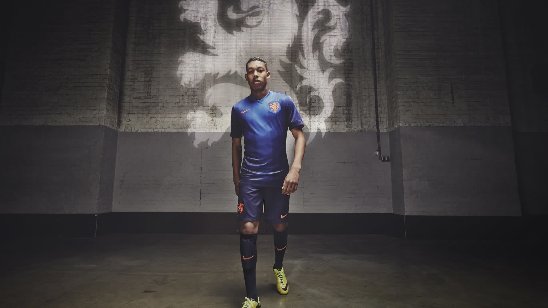 九游官网-字母哥60分封神夜！快船加时险胜，史诗对决胜负一线间